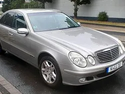 Braun Gebraucht 2004 Mercedes E200 Limousine | 4.800 € (Guter Preis)