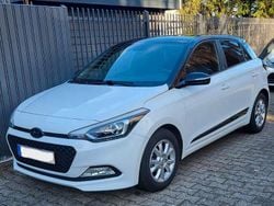 Weiß Gebraucht 2017 Hyundai i20 GO! Limousine | 9.200 € (Fairer Preis)