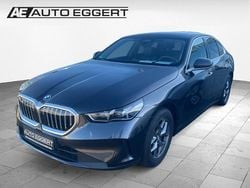Grau Gebraucht 2025 BMW 520 Comfort Edition Limousine | 46.449 € (Superpreis)