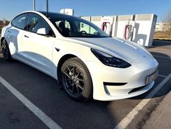 Weiß Gebraucht 2021 Tesla Model 3 Standard Range Plus Limousine | 17.800 € (Superpreis)