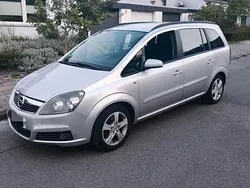 Silber Gebraucht 2006 Opel Zafira Van / Kleinbus | 2.100 € (Fairer Preis)