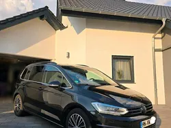 Schwarz Gebraucht 2017 VW Touran Van / Kleinbus | 18.000 € (Fairer Preis)