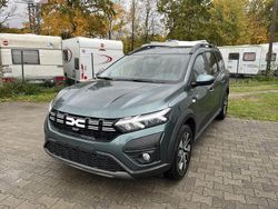 Grün Neu 2025 Dacia Jogger Expression Van / Kleinbus | 22.570 € (Fairer Preis)
