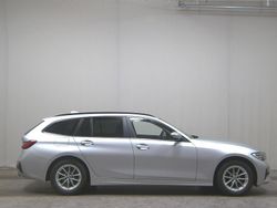 Silber Gebraucht 2021 BMW 318 Advantage Kombi | 21.980 € (Guter Preis)