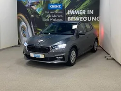 Grau Gebraucht 2024 Skoda Fabia Selection Limousine | 19.495 € (Guter Preis)