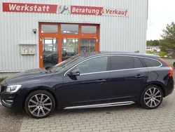 Magic blue / metallic Gebraucht 2015 Volvo V60 Summum Kombi | 15.999 € (Fairer Preis)