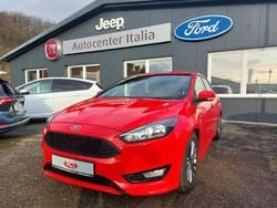 Rot Gebraucht 2018 Ford Focus ST-Line Limousine | 12.990 € (Guter Preis)