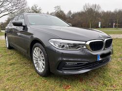 Grau Gebraucht 2020 BMW 520 Shadowline Kombi | 27.800 € (Guter Preis)