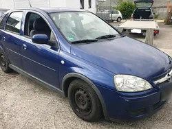 Blau Gebraucht 2005 Opel Corsa Kleinwagen | 650 € (Guter Preis)