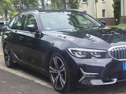 Schwarz Gebraucht 2021 BMW 330 Luxury Line Kombi | 29.990 € (Guter Preis)