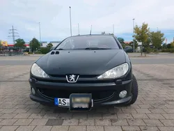 Schwarz Gebraucht 2004 Peugeot 206 CC Platinum Cabrio | 1.899 € (Etwas zu teuer)