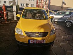 Gelb Gebraucht 2008 VW Fox Basis Kleinwagen | 2.500 € (Etwas zu teuer)