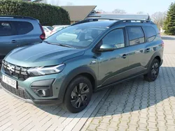 Grün Neu 2024 Dacia Jogger Expression Limousine | 23.290 € (Fairer Preis)