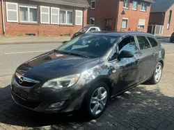 Grau Gebraucht 2011 Opel Astra Edition Kombi | 2.950 € (Fairer Preis)