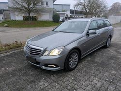 Grau Gebraucht 2010 Mercedes E200 Avantgarde Kombi | 6.950 € (Fairer Preis)