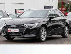 Mythosschwarz metallic Gebraucht 2025 Audi A3 Ambiente | 33.930 € (Teuer)