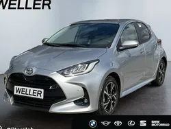 Silber Neu 2025 Toyota Yaris Hybrid Limousine | 27.980 € (Etwas zu teuer)