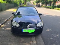 Schwarz Gebraucht 2006 VW Golf V Limousine | 2.700 €