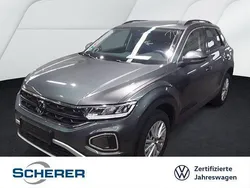 Indiumgrau metallic (metallic) Gebraucht 2024 VW T-Roc Life SUV | 21.800 € (Superpreis)