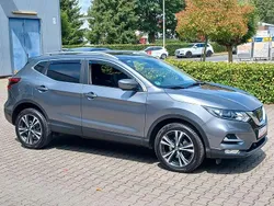 Grau Gebraucht 2018 Nissan Qashqai 360º SUV | 15.990 € (Fairer Preis)