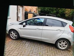 Silber Gebraucht 2016 Ford Fiesta Limousine | 4.800 € (Fairer Preis)