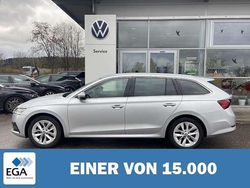 Silber metallic Gebraucht 2022 Skoda Octavia Style Kombi | 29.430 € (Etwas zu teuer)