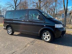 Schwarz Gebraucht 2008 VW Caravelle Trendline Van / Kleinbus | 9.900 €