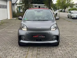 Grau Gebraucht 2021 Smart ForTwo Electric Drive Brabus Cabrio | 14.300 € (Guter Preis)