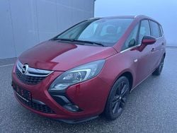 Rot Gebraucht 2014 Opel Zafira Tourer Innovation Van / Kleinbus | 5.990 € (Guter Preis)