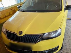 Gelb Gebraucht 2014 Skoda Rapid Active Limousine | 7.000 € (Fairer Preis)