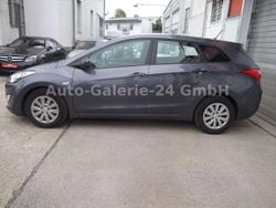 Grau Gebraucht 2016 Hyundai i30 Style Limousine | 8.799 € (Fairer Preis)