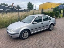 Silber Gebraucht 2001 VW Bora Basis Limousine | 2.950 € (Etwas zu teuer)
