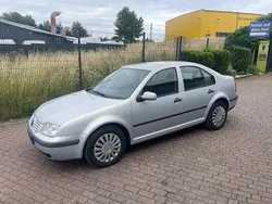 Silber Gebraucht 2001 VW Bora Basis Limousine | 3.950 €
