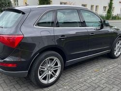 Grau Gebraucht 2010 Audi Q5 SUV | 13.200 € (Guter Preis)