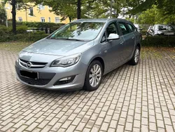 Grau Gebraucht 2014 Opel Astra Kombi | 2.700 € (Guter Preis)