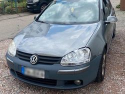 Grau Gebraucht 2004 VW Golf IV Limousine | 1.800 € (Fairer Preis)