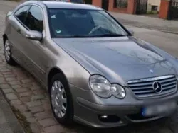 Andere außenfarben Gebraucht 2006 Mercedes C200 Coupé | 3.000 € (Guter Preis)