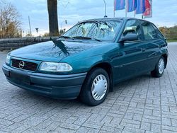 Grün Gebraucht 1995 Opel Astra Kleinwagen | 2.999 €