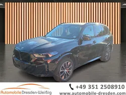 Schwarz black saphir (metallic) Gebraucht 2024 BMW X5 Sport Line SUV | 77.880 € (Guter Preis)