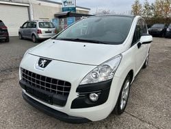 Weiß Gebraucht 2011 Peugeot 3008 Premium SUV | 5.690 € (Fairer Preis)