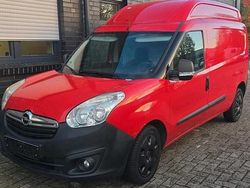 Rot Gebraucht 2015 Opel Astra Van / Kleinbus | 5.400 € (Etwas zu teuer)