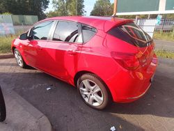 Rot Gebraucht 2013 Opel Astra Limousine | 5.000 € (Fairer Preis)