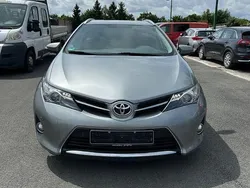 Silber Gebraucht 2015 Toyota Auris Sport Limousine | 9.500 € (Superpreis)