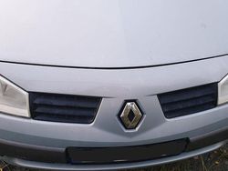 Silber Gebraucht 2003 Renault Mégane II Limousine | 1.700 € (Fairer Preis)