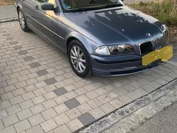 Blau Gebraucht 1999 BMW 318 Limousine | 3.900 €