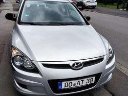 Grau Gebraucht 2009 Hyundai i30 Edition+ Kleinwagen | 3.200 € (Fairer Preis)