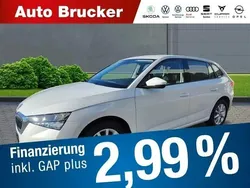 Weiß Gebraucht 2020 Skoda Scala Active Kleinwagen | 15.750 € (Fairer Preis)