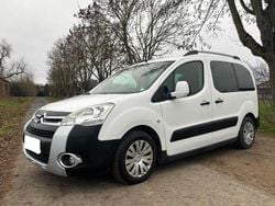 Weiß Gebraucht 2010 Citroën Berlingo Van / Kleinbus | 3.650 € (Superpreis)