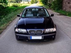 Blau Gebraucht 1998 BMW 323 Limousine | 3.100 € (Fairer Preis)