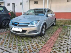 Silber Gebraucht 2006 Opel Astra GTC Kleinwagen | 2.900 €